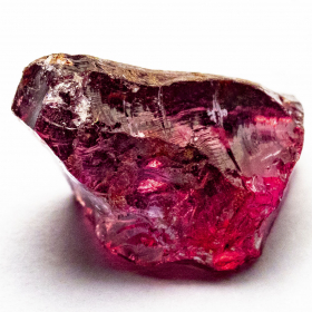 Rhodolit Kristall mit 4.13 Ct