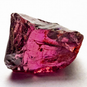 Rhodolit Kristall mit 4.31 Ct