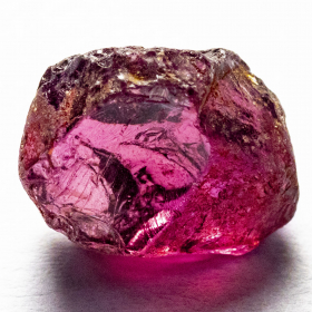 Rhodolit Kristall mit 4.54 Ct