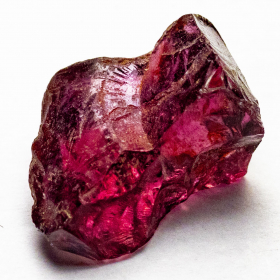 Rhodolit Kristall mit 4.72 Ct