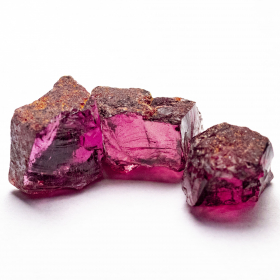 Rhodolit Kristalle mit 10.27 Ct