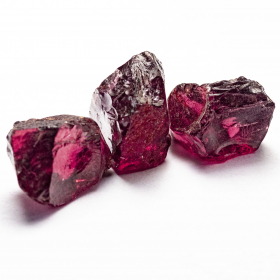 Rhodolit Kristalle mit 13.96 Ct