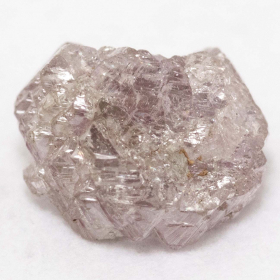 Pinkfarbener Rohdiamant mit 0.46 Ct