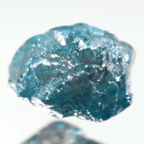 Blauer Rohdiamant mit 1.06 Ct
