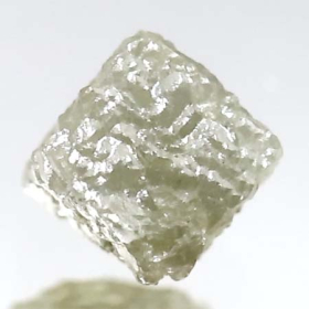 Besonderheit: Rohdiamant Würfel mit 1.24 Ct