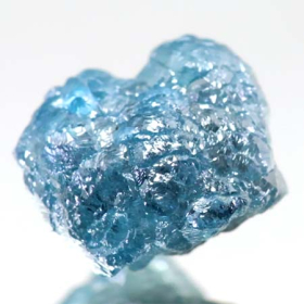 Blauer Rohdiamant mit 1.93 Ct