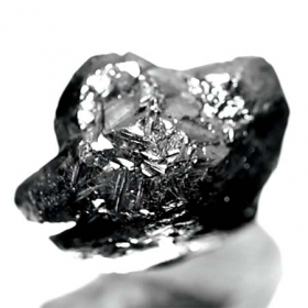 Schwarzer Rohdiamant mit 2.16 Ct