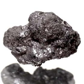 Schwarzer Rohdiamant mit 7.47 Ct