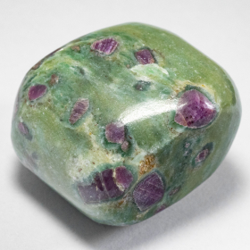 Rubin in Fuchsit 152.83 Ct