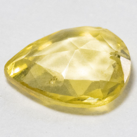 Saphir im Rosenschliff mit 0.30 Ct, leicht beschädigt