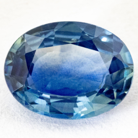 Bicolor Saphir mit 0.77 Ct