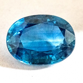 Blauer Saphir mit 1.26 Ct