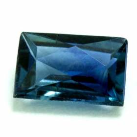 Blaugrüner Saphir mit ca. 4.5 x 3 mm