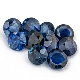 10 blaue Saphire mit 2-3 mm, Gesamtgewicht 0.88 ct