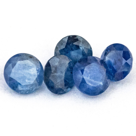 5 blaue Saphire mit 3.3 mm, Gesamtgewicht 1.03 ct