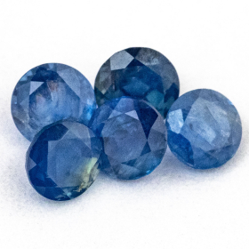 5 blaue Saphire mit 3.3 mm, Gesamtgewicht 1.09 ct