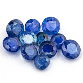 11 blaue Saphire mit 2-3 mm, Gesamtgewicht 1.18 ct