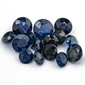 15 blaue Saphire mit 2-3 mm, Gesamtgewicht 1.42 ct