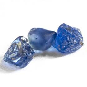 Saphir Kristalle mit 1.47 Ct, Schleifqualität