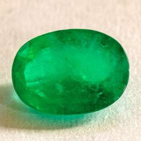Smaragd 0.85 Ct in Top Grün