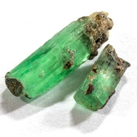 2 Smaragd-Kristalle mit 2.33 Ct