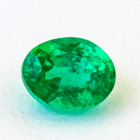 Smaragd mit 4.5 x 3.5 mm, 0.28 Ct