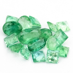 18 Smaragde mit 1.60 Ct