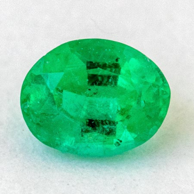 Smaragd mit 4.3 x 3.4 mm, 0.24 Ct