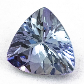 Bicolor Tansanit mit 0.59 Ct, unbehandelt