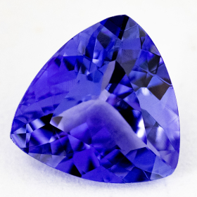 Augenreiner Tansanit mit 2.01 Ct, AA Grade