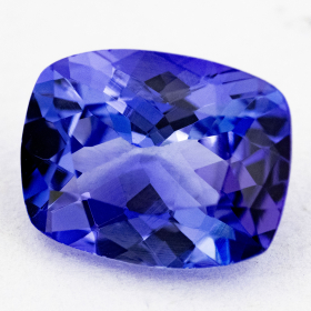 Augenreiner Tansanit mit 2.24 Ct, AA Grade