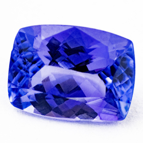 Augenreiner Tansanit mit 2.30 Ct, AA Grade
