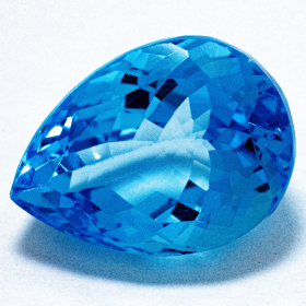 Topas in Swiss Blue mit 13.12 Ct, AAA Grade