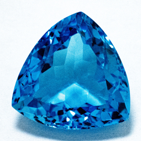 Topas in Swiss Blue mit 6.99 Ct, AAA Grade
