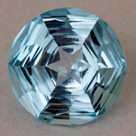 Skyblue Topas 8 mm im Phantasie-Rundschliff