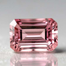 Pink Turmalin mit 0.69 Ct