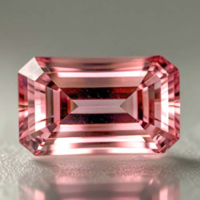 Pink Turmalin mit 1.03 Ct