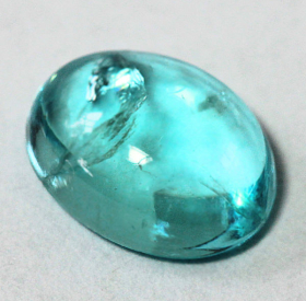 Apatit im Cabochonschliff mit 1.18 Ct