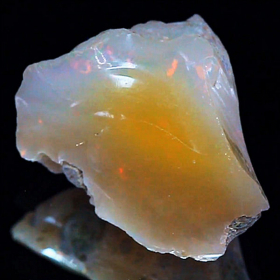 Opalkristall mit 15.14 Ct