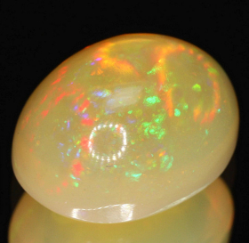 Opal mit 2.96 Ct