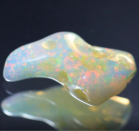 Welo Opal-Kristall, 2.60 Ct, poliert