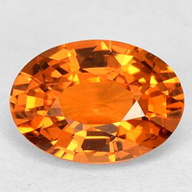 orangefarbener Saphir mit 5 x 4 mm