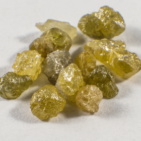 13 Stück Gelbe Rohdiamanten mit 0.94 Ct