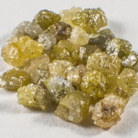 27 Stück Gelbe Rohdiamanten mit 2.35 Ct