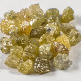 30 Stück Gelbe Rohdiamanten mit 2.27 Ct