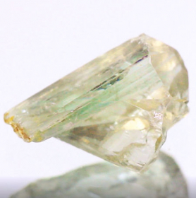 Sultanitkristall mit 1.94 Ct, AAA-Grade